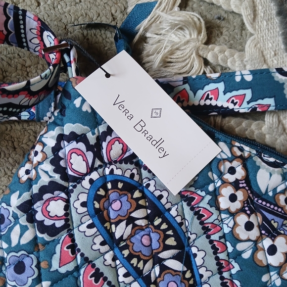 NWT Vera Bradley cross body bucket purse - Picture 3 of 3